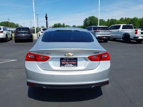 Silver Ice Metallic 2018 Chevrolet Malibu Premier