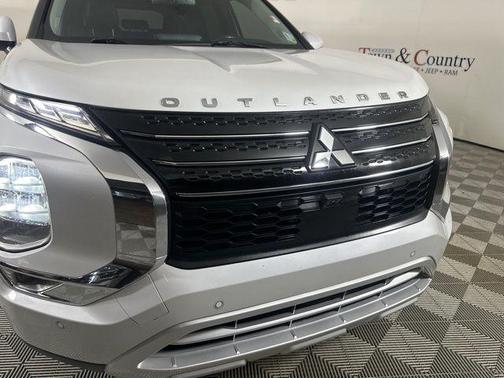 2022 Mitsubishi Outlander SE