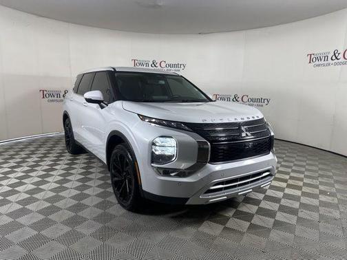 2022 Mitsubishi Outlander SE