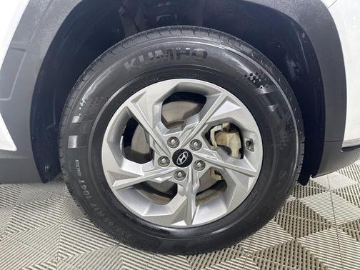 2022 Hyundai TUCSON SE