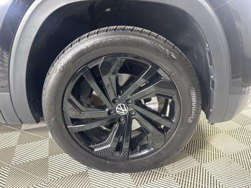 2023 Volkswagen Atlas 3.6L SE w/Technology