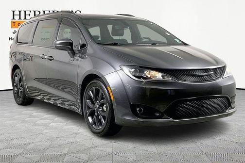 2020 Chrysler Pacifica Touring-L Plus