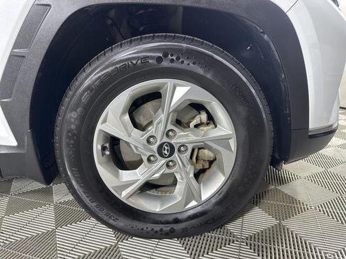 White Pearl 2024 Hyundai TUCSON SEL