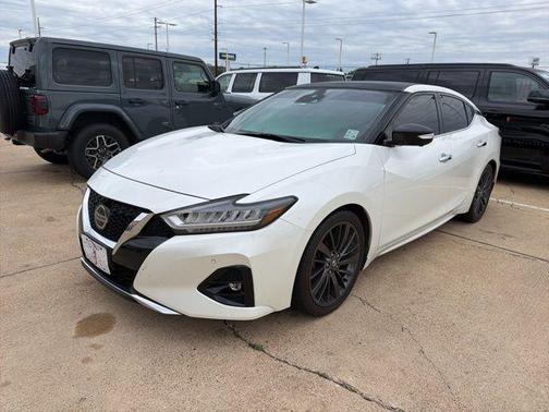 White 2019 Nissan Maxima 3.5 Platinum