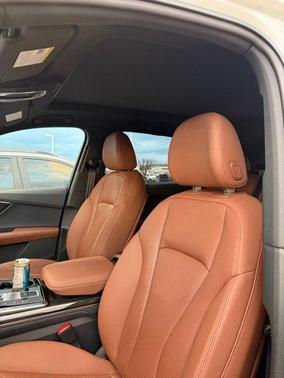 2023 Audi Q7 55 Premium Plus