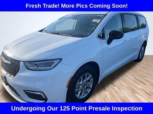 2024 Chrysler Pacifica Touring-L