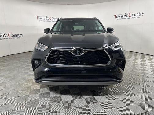 2023 Toyota Highlander Platinum