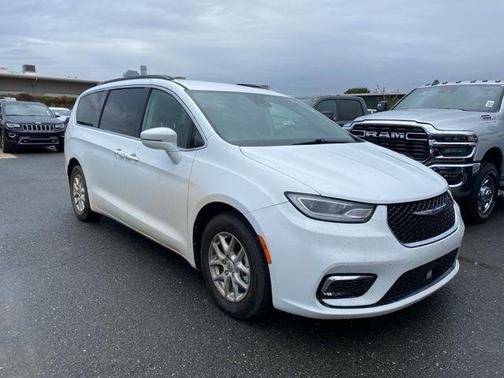 2022 Chrysler Pacifica Touring-L