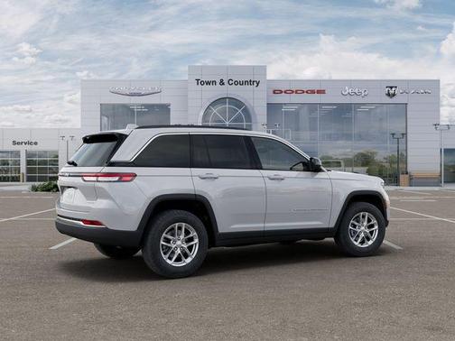 2026 Jeep Grand Cherokee Laredo