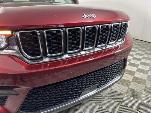 2023 Jeep Grand Cherokee Laredo