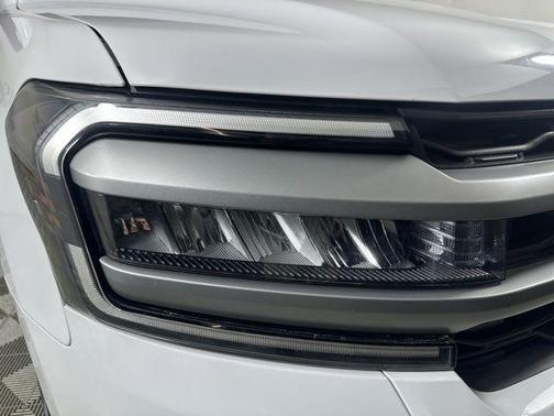 Oxford White 2024 Ford Expedition Max XLT