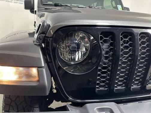 2022 Jeep Gladiator Sport