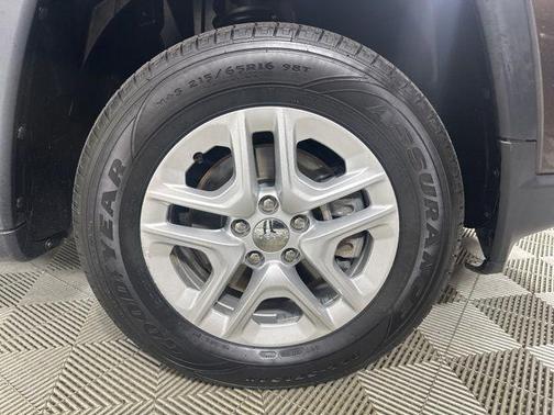 Granite Crystal Clearcoat Metallic 2020 Jeep Compass Sport