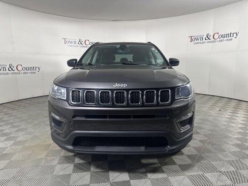 Granite Crystal Clearcoat Metallic 2020 Jeep Compass Sport