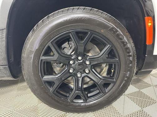 Bright White Clearcoat 2023 Jeep Wagoneer Series II