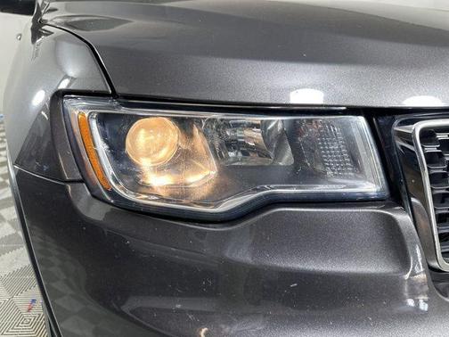2020 Jeep Grand Cherokee Laredo E