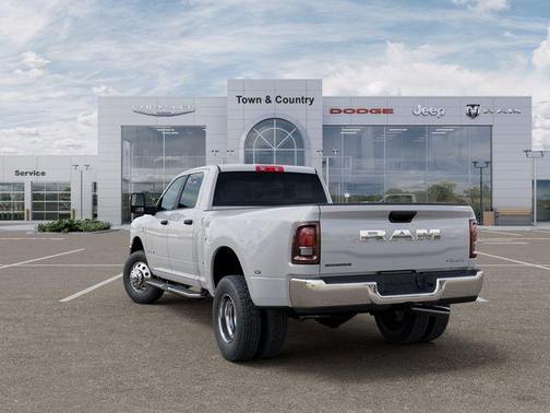 Bright White Clearcoat 2026 RAM 3500 Big Horn
