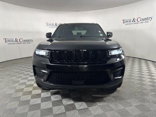 2022 Jeep Grand Cherokee Altitude
