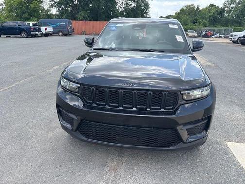 2022 Jeep Grand Cherokee Altitude