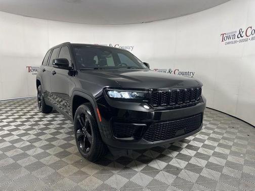 2022 Jeep Grand Cherokee Altitude