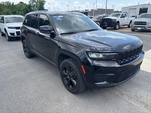 2022 Jeep Grand Cherokee Altitude