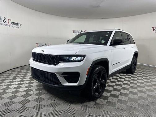 2022 Jeep Grand Cherokee Altitude