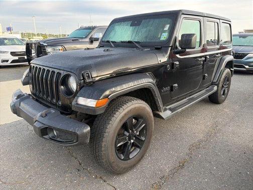 Black Clearcoat 2022 Jeep Wrangler Unlimited Sahara Altitude