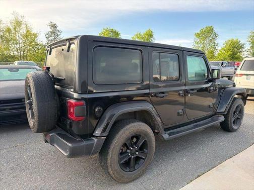 Black Clearcoat 2022 Jeep Wrangler Unlimited Sahara Altitude