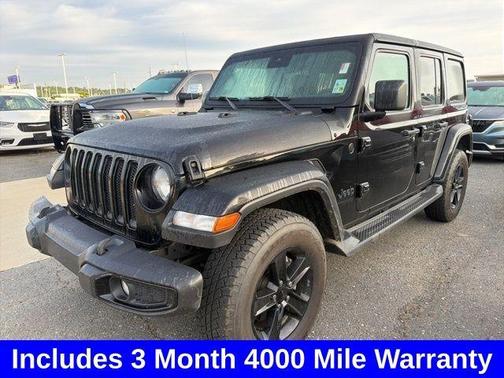 Black Clearcoat 2022 Jeep Wrangler Unlimited Sahara Altitude