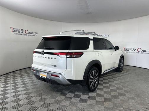 2022 Nissan Pathfinder Platinum