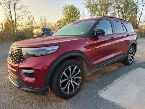 Rapid Red Metallic Tinted Clearcoat 2022 Ford Explorer ST-Line