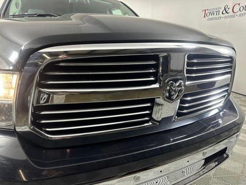 Brilliant Black Crystal Pearlcoat 2017 RAM 1500 Big Horn