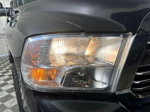 Brilliant Black Crystal Pearlcoat 2017 RAM 1500 Big Horn