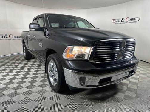 Brilliant Black Crystal Pearlcoat 2017 RAM 1500 Big Horn