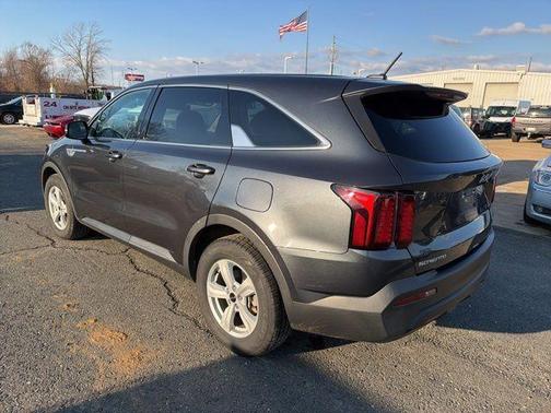2023 Kia Sorento LX