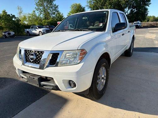 Glacier White 2014 Nissan Frontier SV