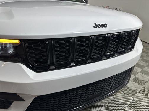 2022 Jeep Grand Cherokee Altitude
