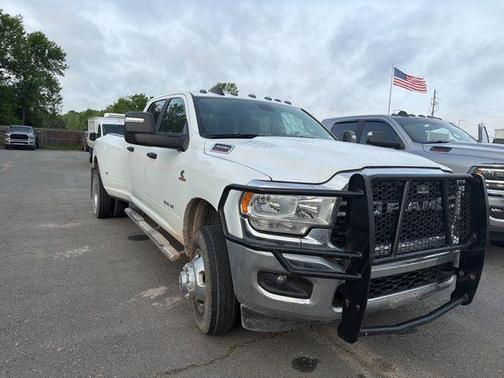 Bright White Clearcoat 2024 RAM 3500 Big Horn