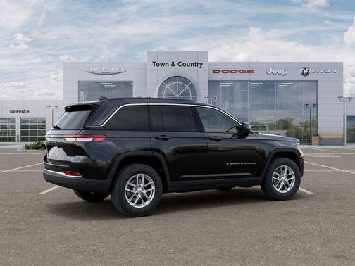 2026 Jeep Grand Cherokee Laredo X