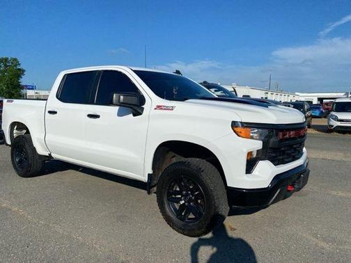 2022 Chevrolet Silverado 1500 Custom Trail Boss