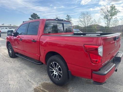 2024 Nissan Titan SV