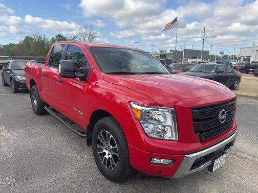 2024 Nissan Titan SV