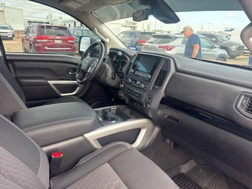 2024 Nissan Titan SV