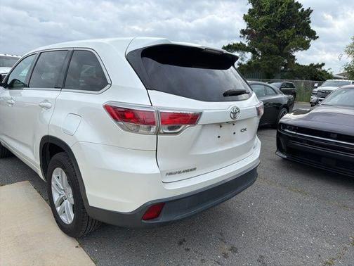 Blizzard Pearl 2014 Toyota Highlander LE