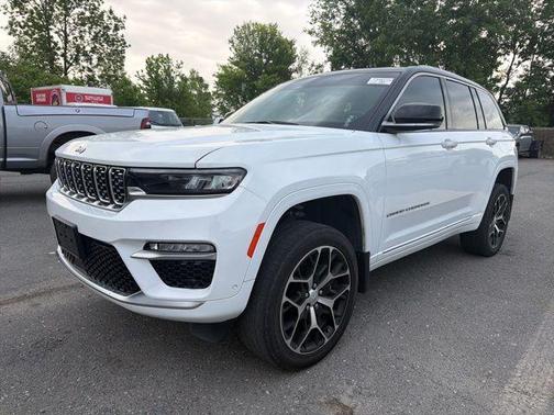 Bright White Clearcoat 2023 Jeep Grand Cherokee Summit