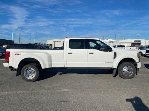 2022 Ford F-450 Platinum