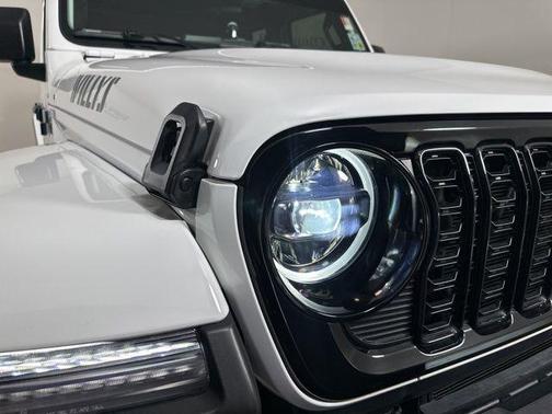 2024 Jeep Gladiator Sport
