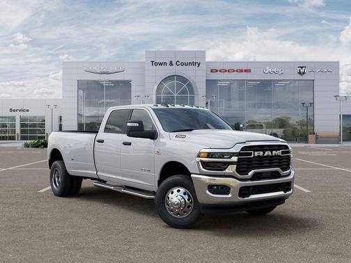 Bright White Clearcoat 2026 RAM 3500 Big Horn