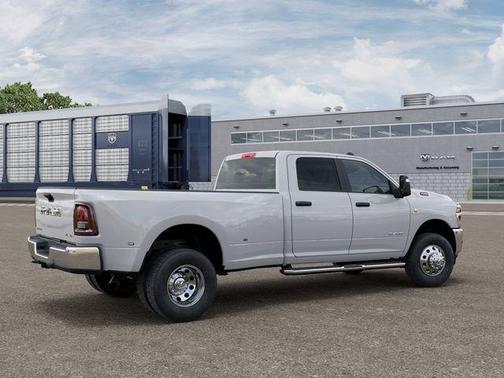 Bright White Clearcoat 2026 RAM 3500 Big Horn