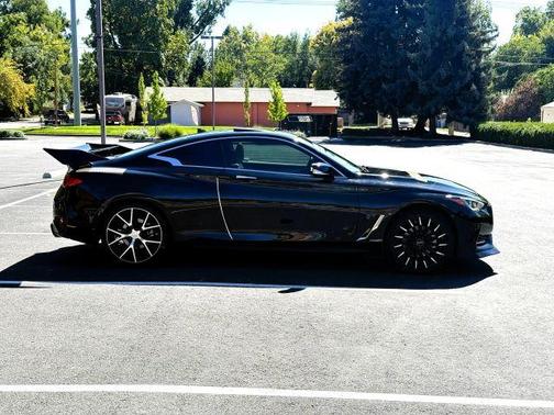 2017 INFINITI Q60 2.0T Premium